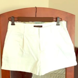 Like New! 2P White Banana Republic shorts